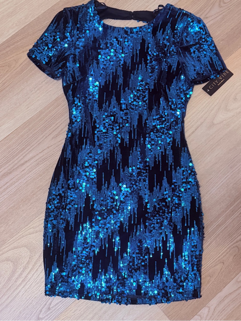 City Vibe Blue Sequin Short-Sleeve Cocktail Dress
